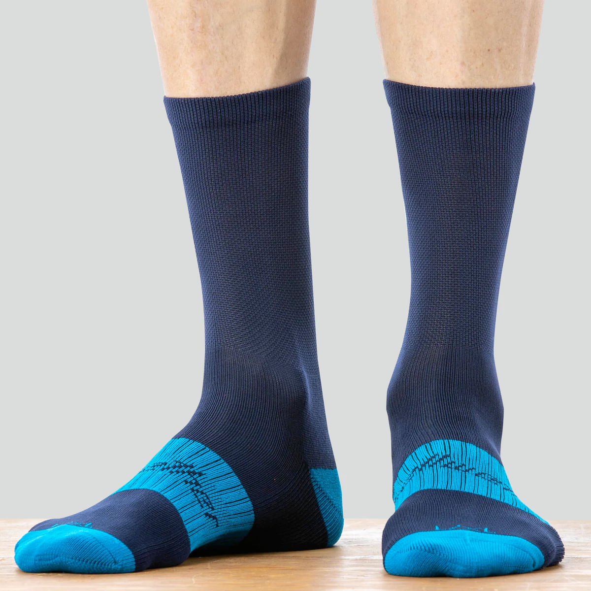 Bellwether-Tempo-Socks_Yes_Color-ROYAL-Size-L/XL